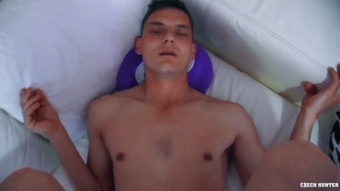 Checo, invasión anal, checo