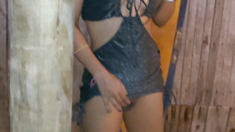 Mostrando a buceta, buceta gostosa, public flashing